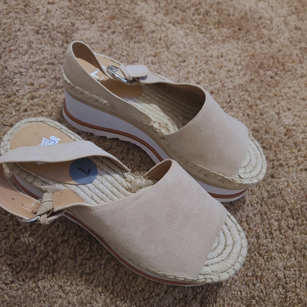 Marc Fisher wedge
